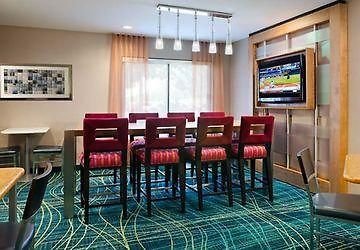 Sonesta Select Airport Hotel 3*