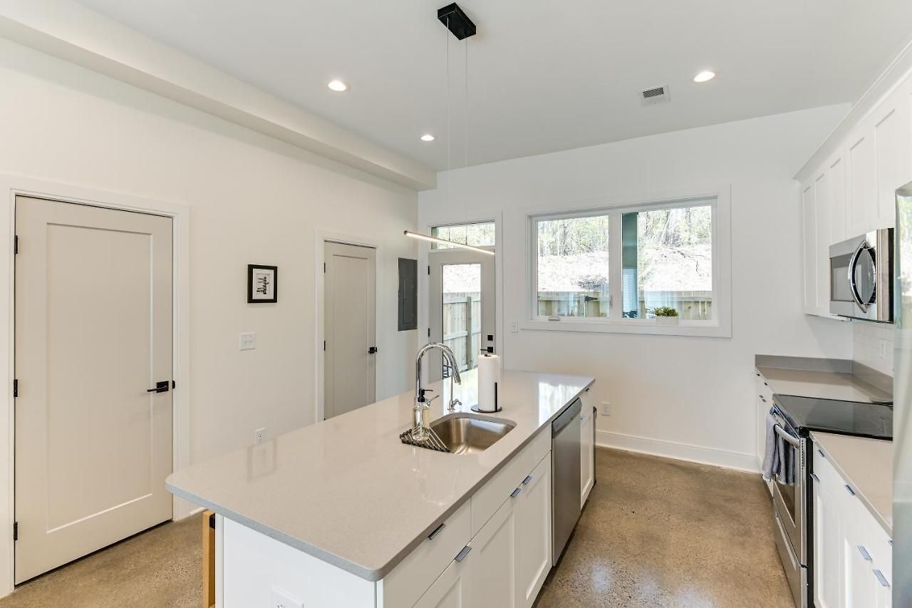 7 Mi To Dtwn Nashville: Modern Madison Townhome Nashville