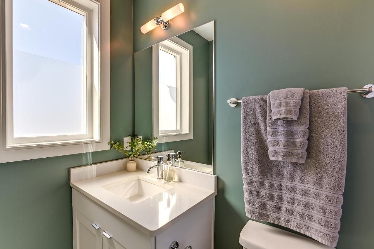7 Mi To Dtwn Nashville: Modern Madison Townhome Nashville