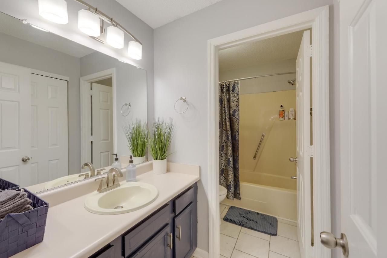 Antioch Townhome < 14 Mi To Downtown Nashville! Holiday home
