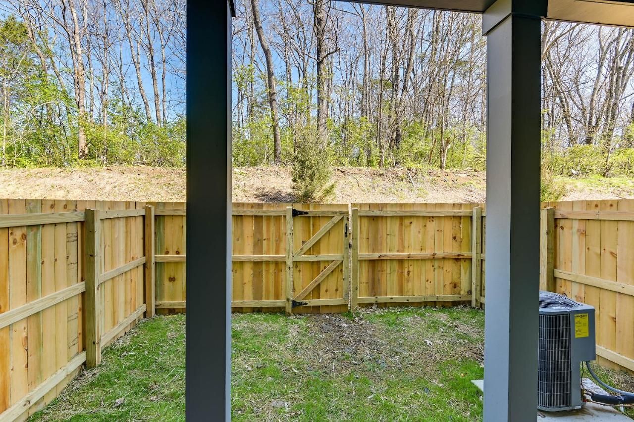 Holiday home 7 Mi To Dtwn Nashville: Modern Madison Townhome
