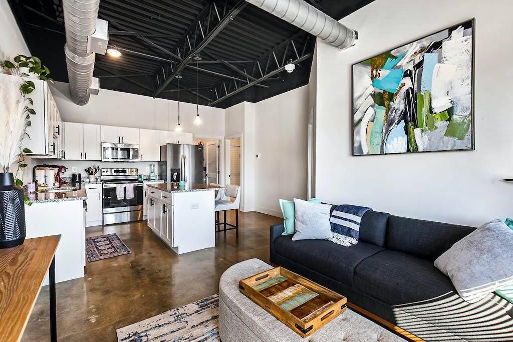 Brand New Near Downtown Nash W Washer Dryer * Nashville