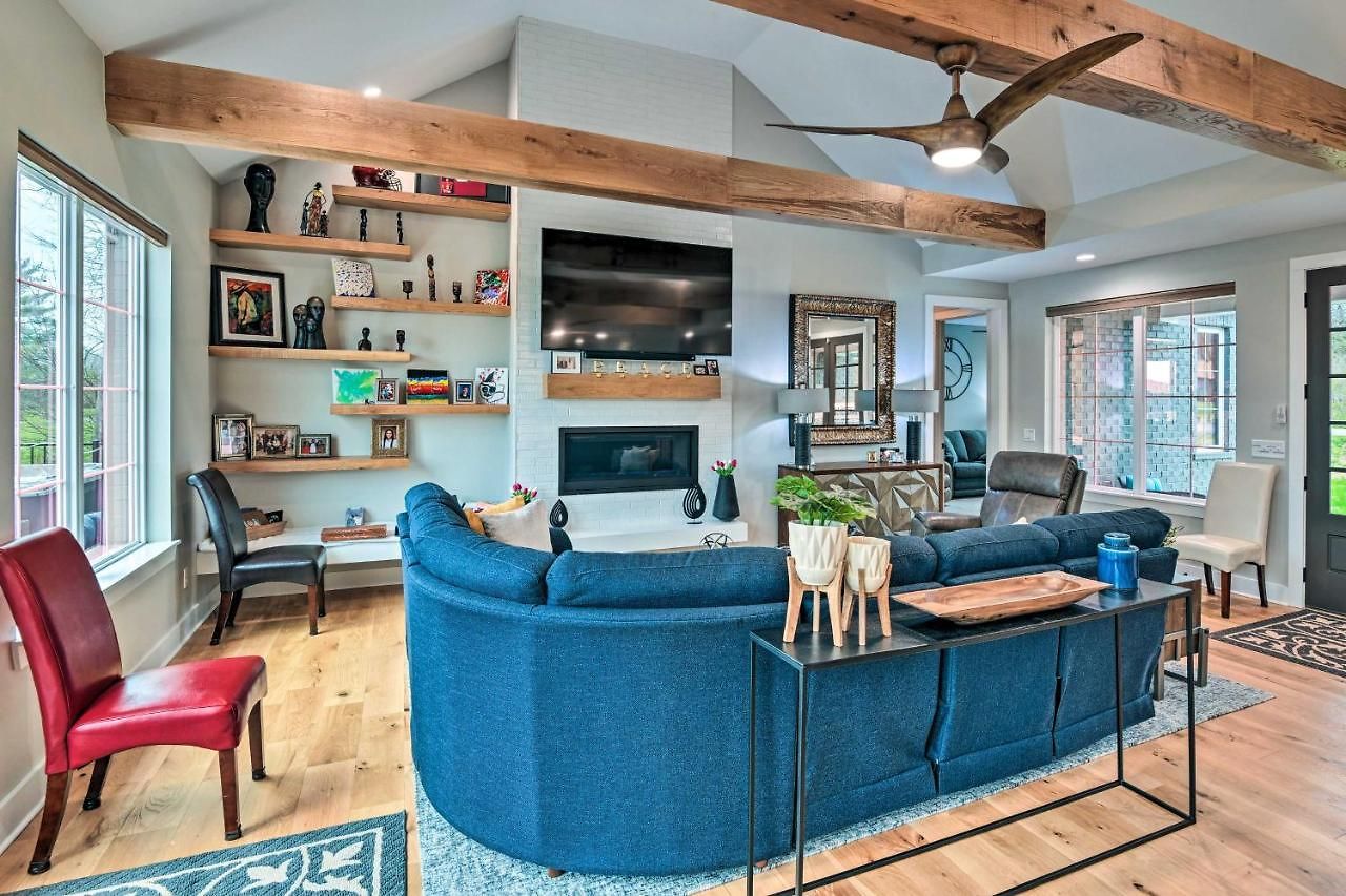 Beautiful Near Downtown W/ Hot Tub! Nashville
