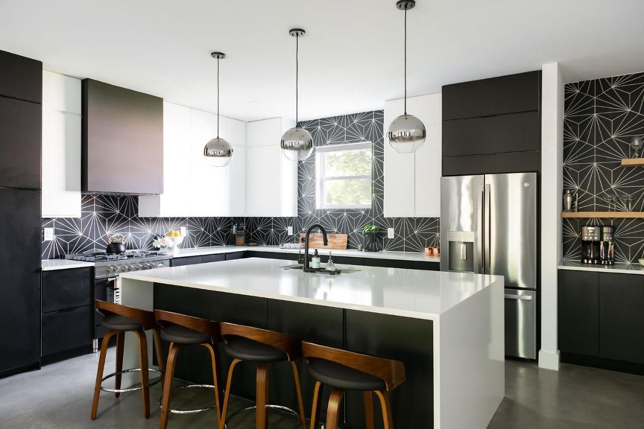 Holiday home Gated Luxe With Rooftop, Bunk Room, & Parking, Sleeps 10 With King Suite, Queen & Custom Bunks, Gourmet Kitchen With Wine Fridge, Rooftop Patio, Dog Friendly, Dedicated Parking, Mins From Downtown And Broadway, 24 Hour Hospitality Nashville