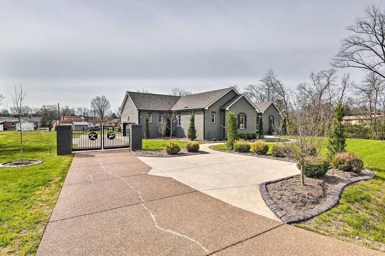 Holiday home Beautiful Near Downtown W/ Hot Tub! Nashville