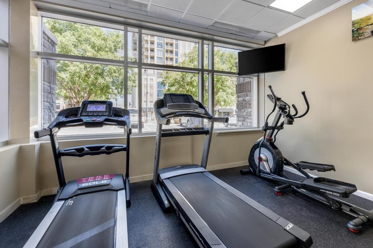 Comfort Downtown - Music Center Inn 4*