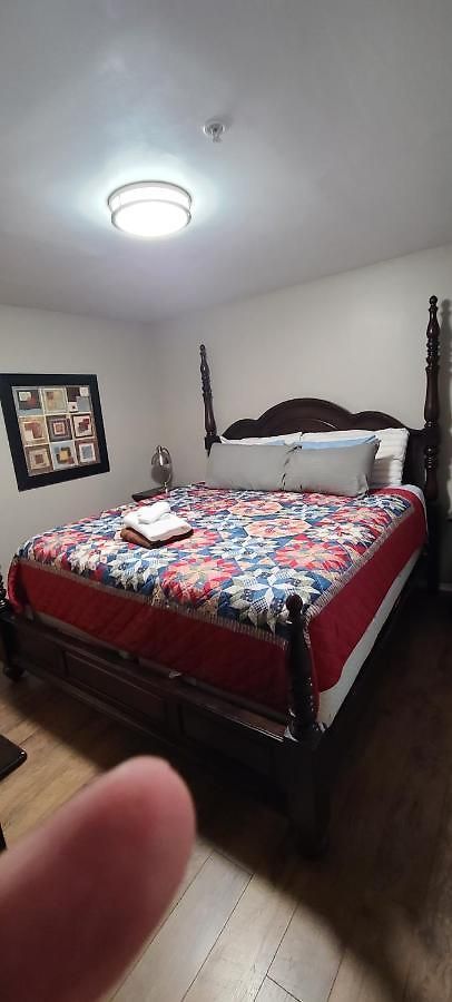 Apartment Captain's Quarters Riverfront #2