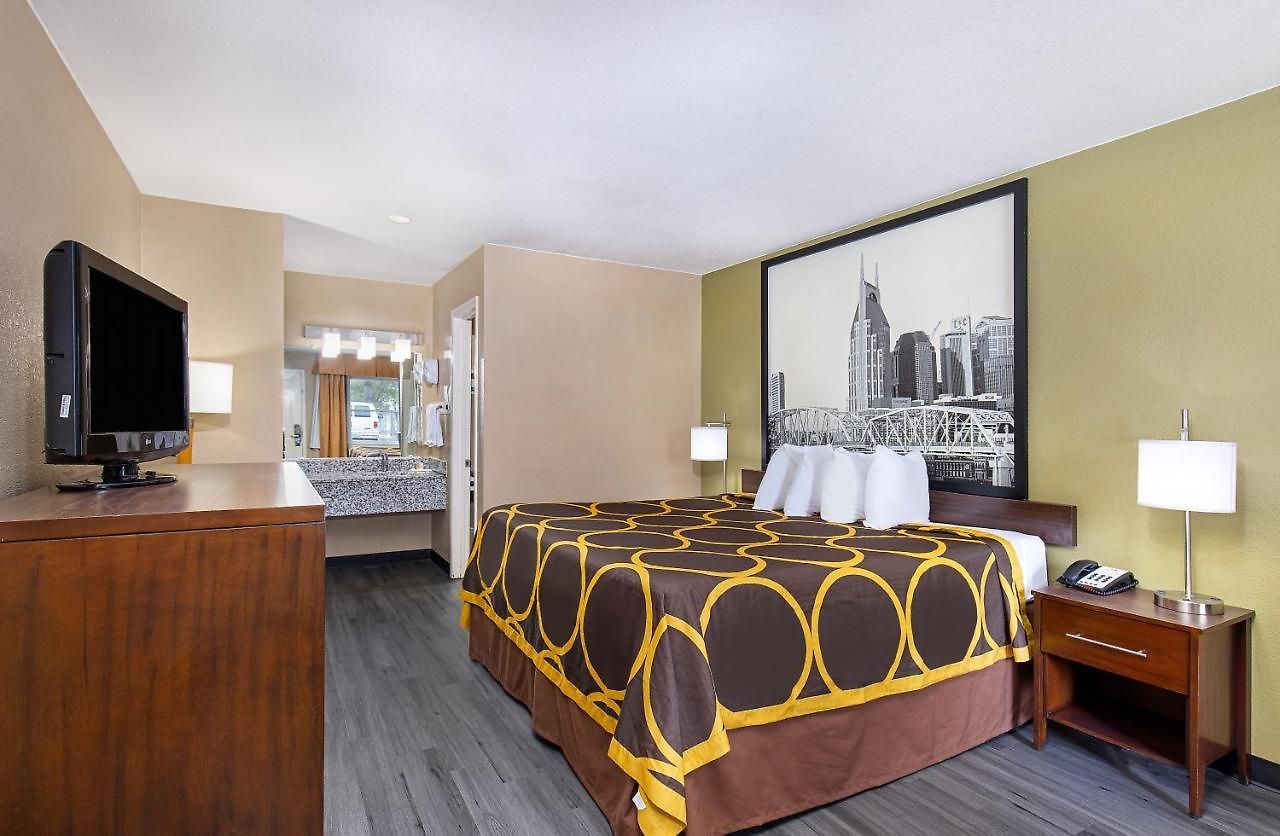Super 8 By Wyndham West Nashville