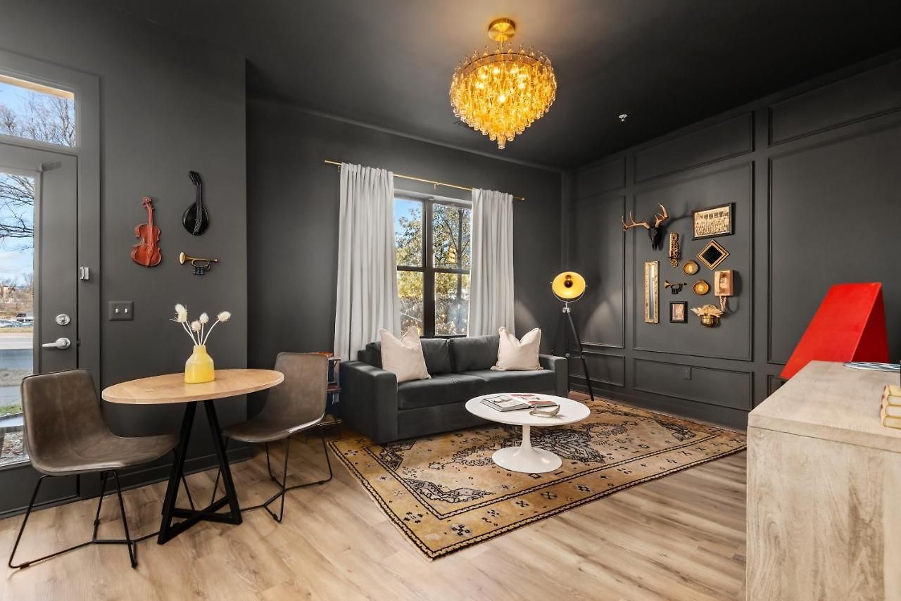 Apartment Music Row Pearls With Vandy And Belmont At Your Doorstep