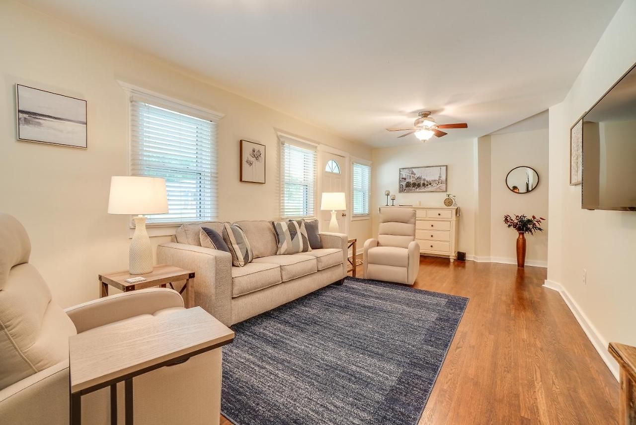 Quiet Old Hickory W/ Deck Holiday home Nashville