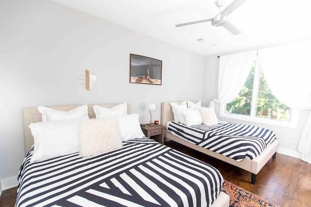 Modern Luxury Rooftop Deck, 3 Mi To Downtown Holiday home *