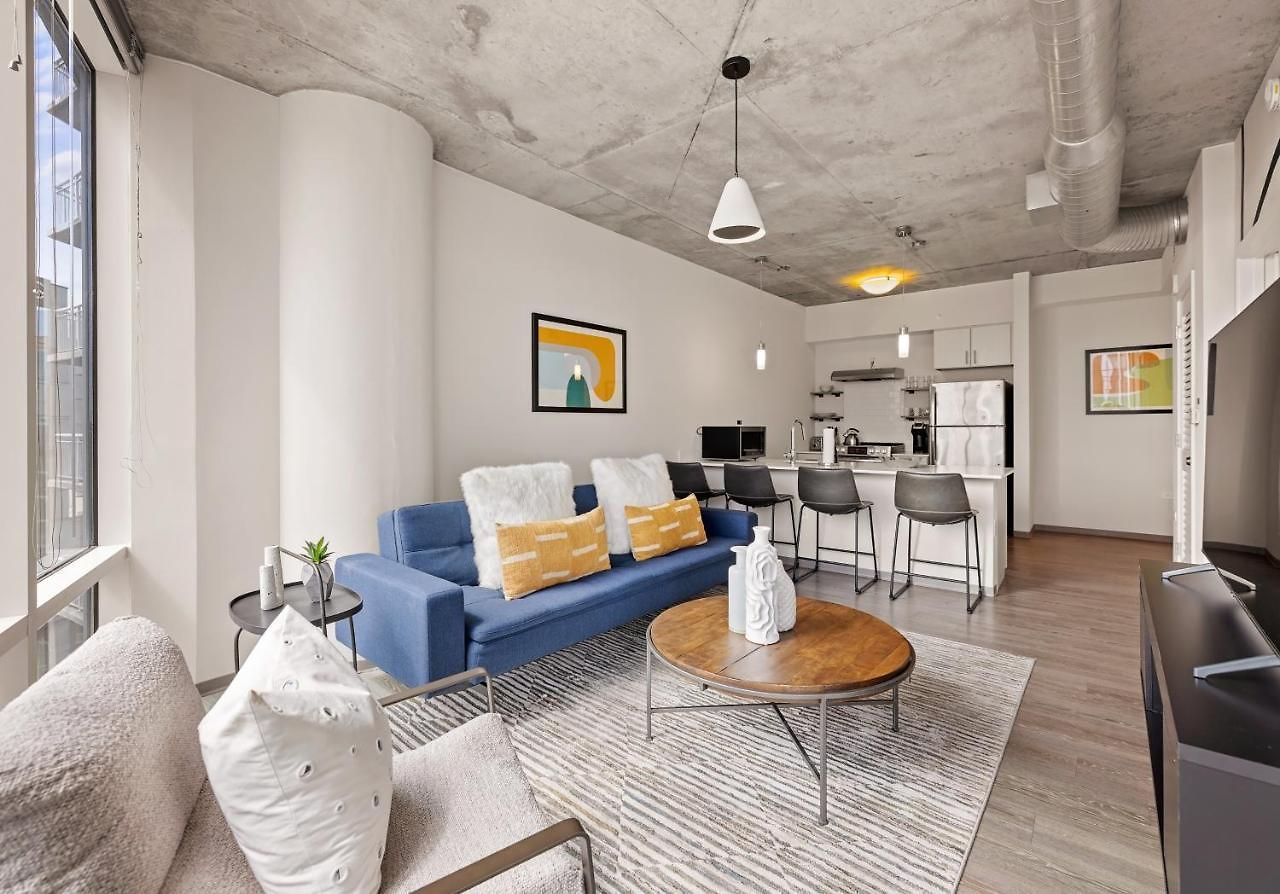 Hotel Placemakr Premier Sobro