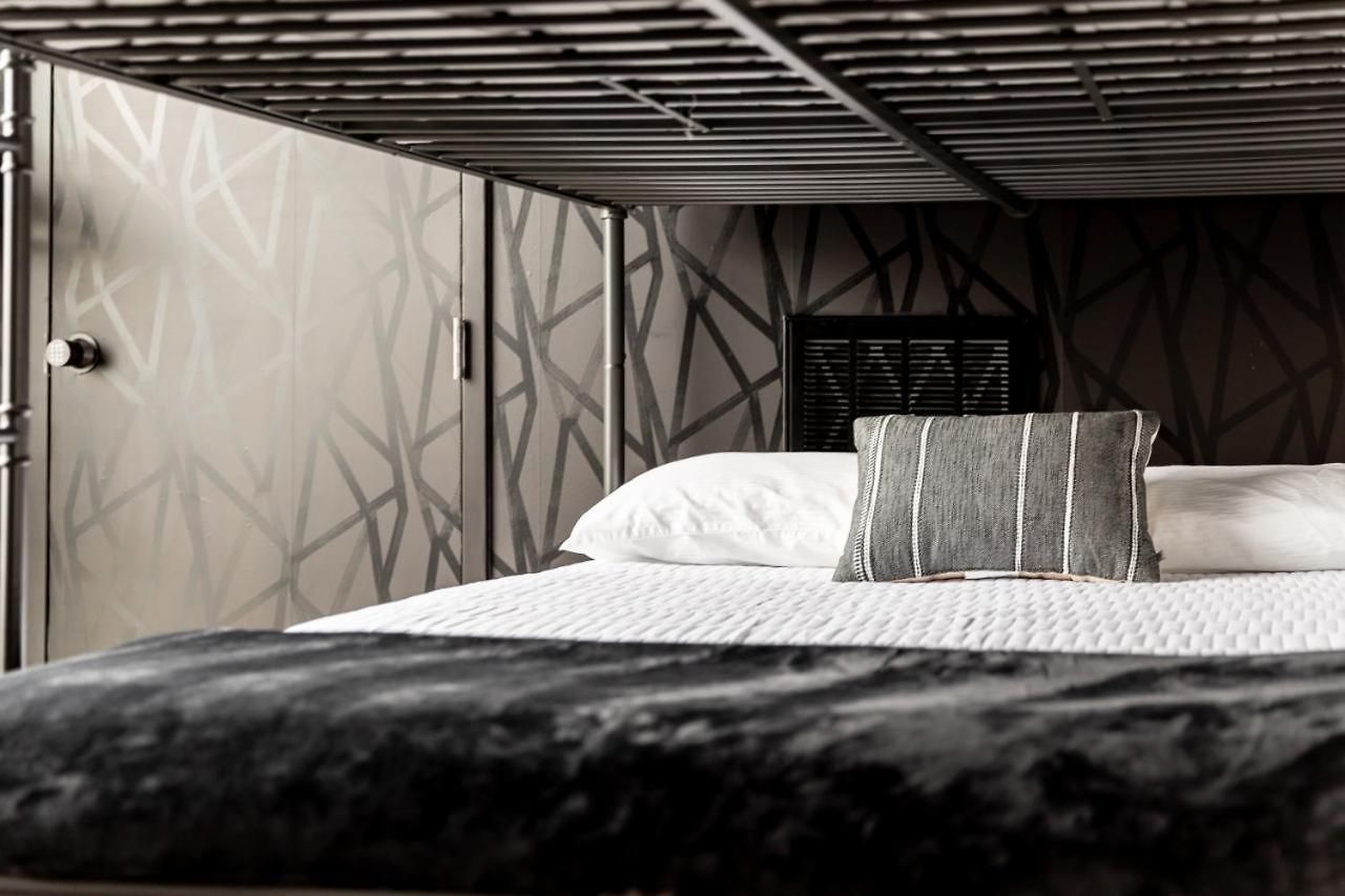 5 Points Retreat In East Walk To Restaurants Bars And Music Apartment