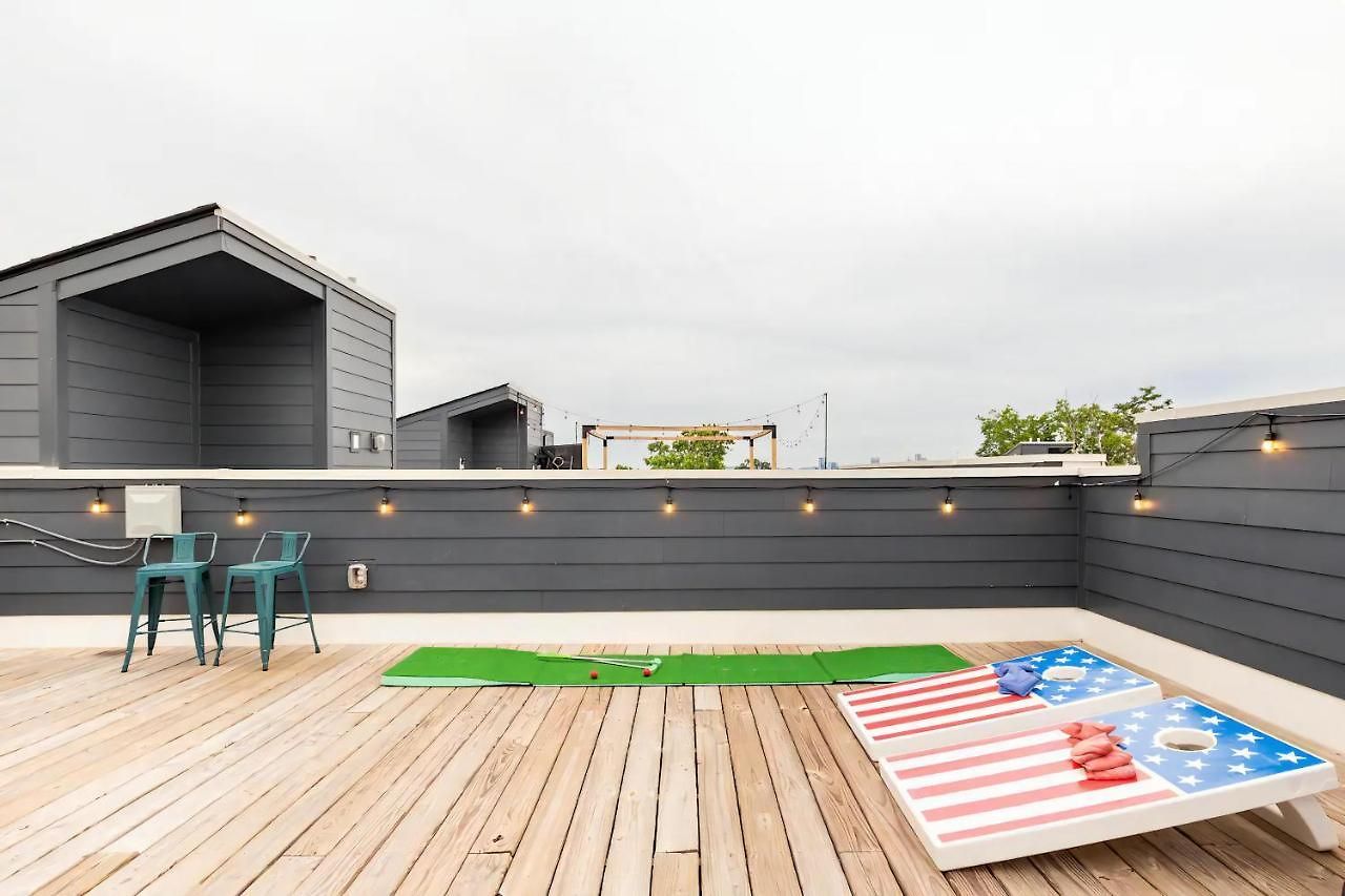 Rooftop Skyline View - Karaoke Stage - 4 Bedroom Holiday home Nashville