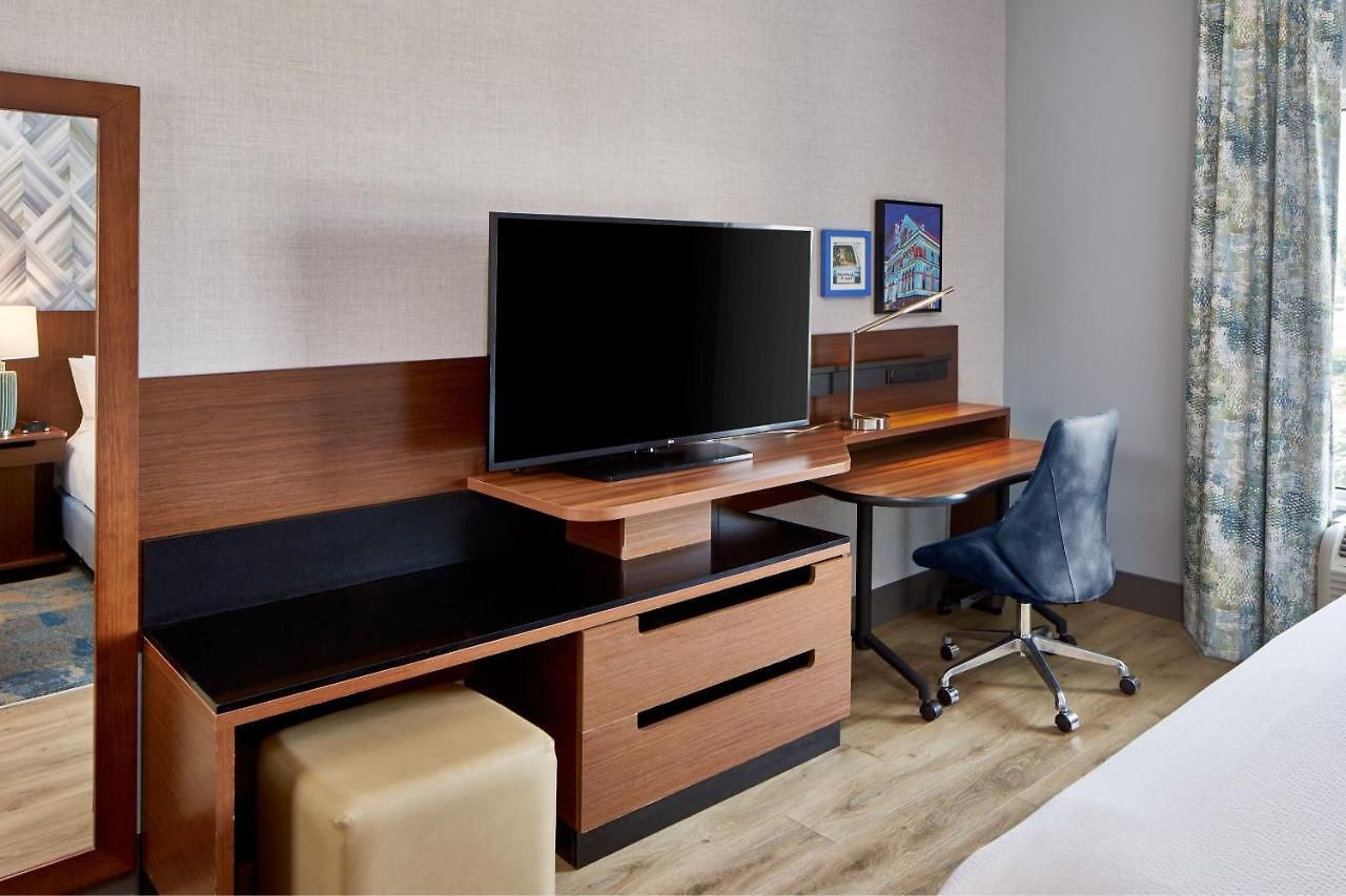 Hotel Fairfield And By Marriott Downtown/the Gulch