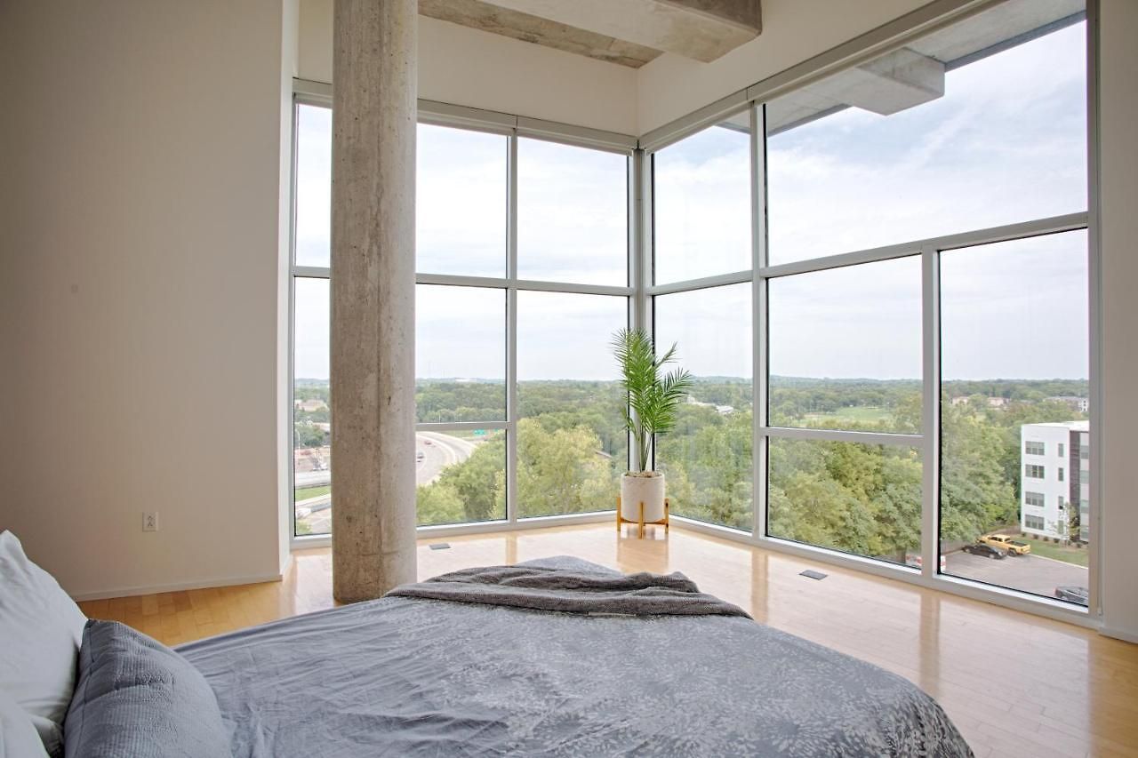 Luxe Two Bedroom Penthouse With Skyline Views, Internet, Gym Holiday home Nashville