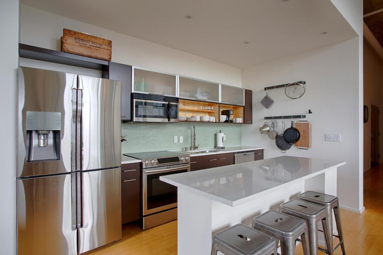Luxe Two Bedroom Penthouse With Skyline Views, Internet, Gym * Nashville