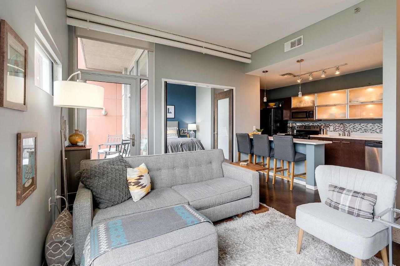 Holiday home Smart, Stylish Music - Concierge, Restaurants, Gym, Rooftop Patio, Parking *