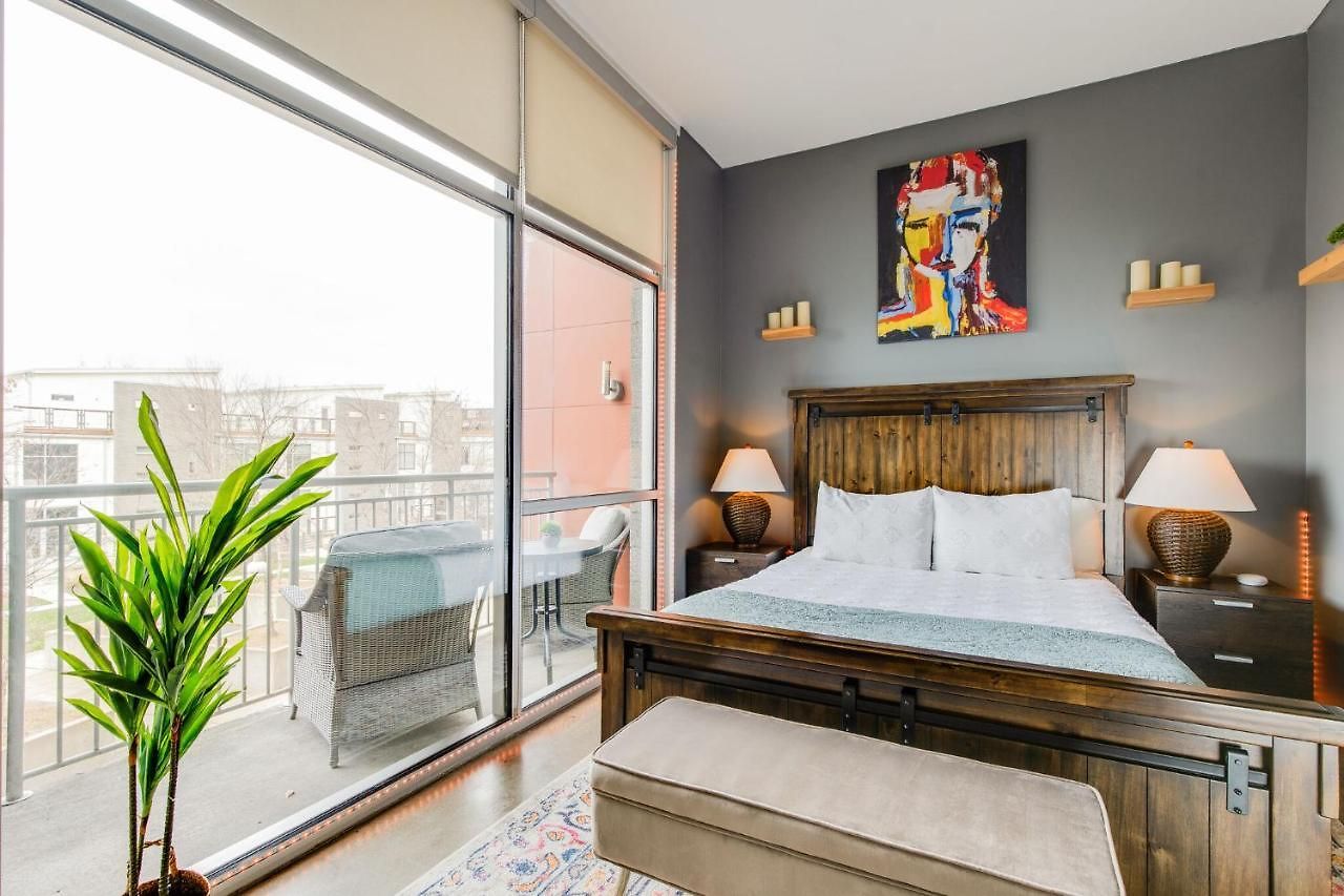 Holiday home Longterm Just Across The River From Downtown- Fully Equipped For Long Term Nashville