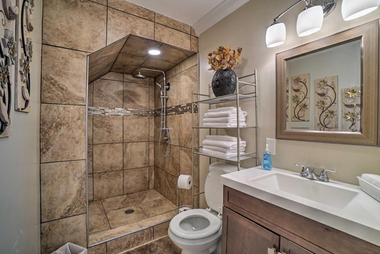 Holiday home W/ Seasonal Pool < 5 Mi To Dtwn! Nashville
