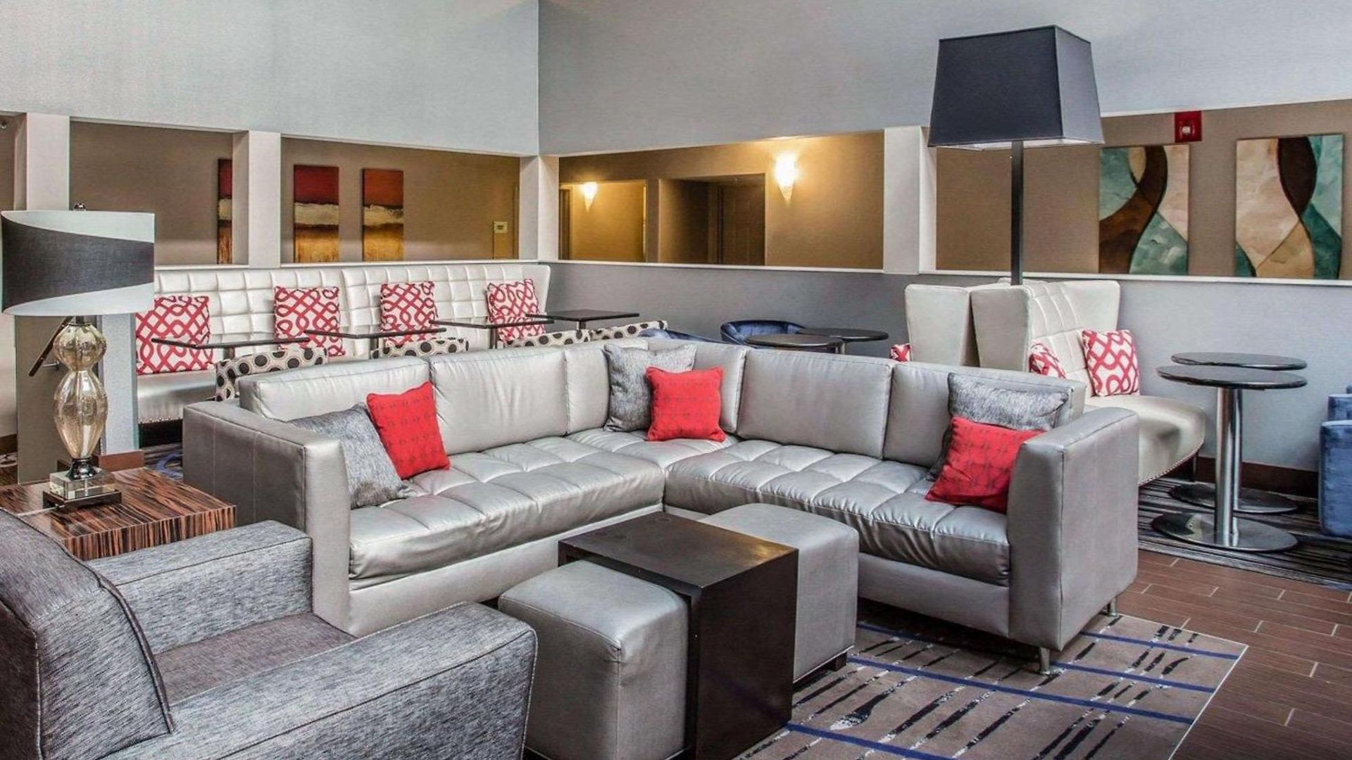 Hotel Quality Airport 4*