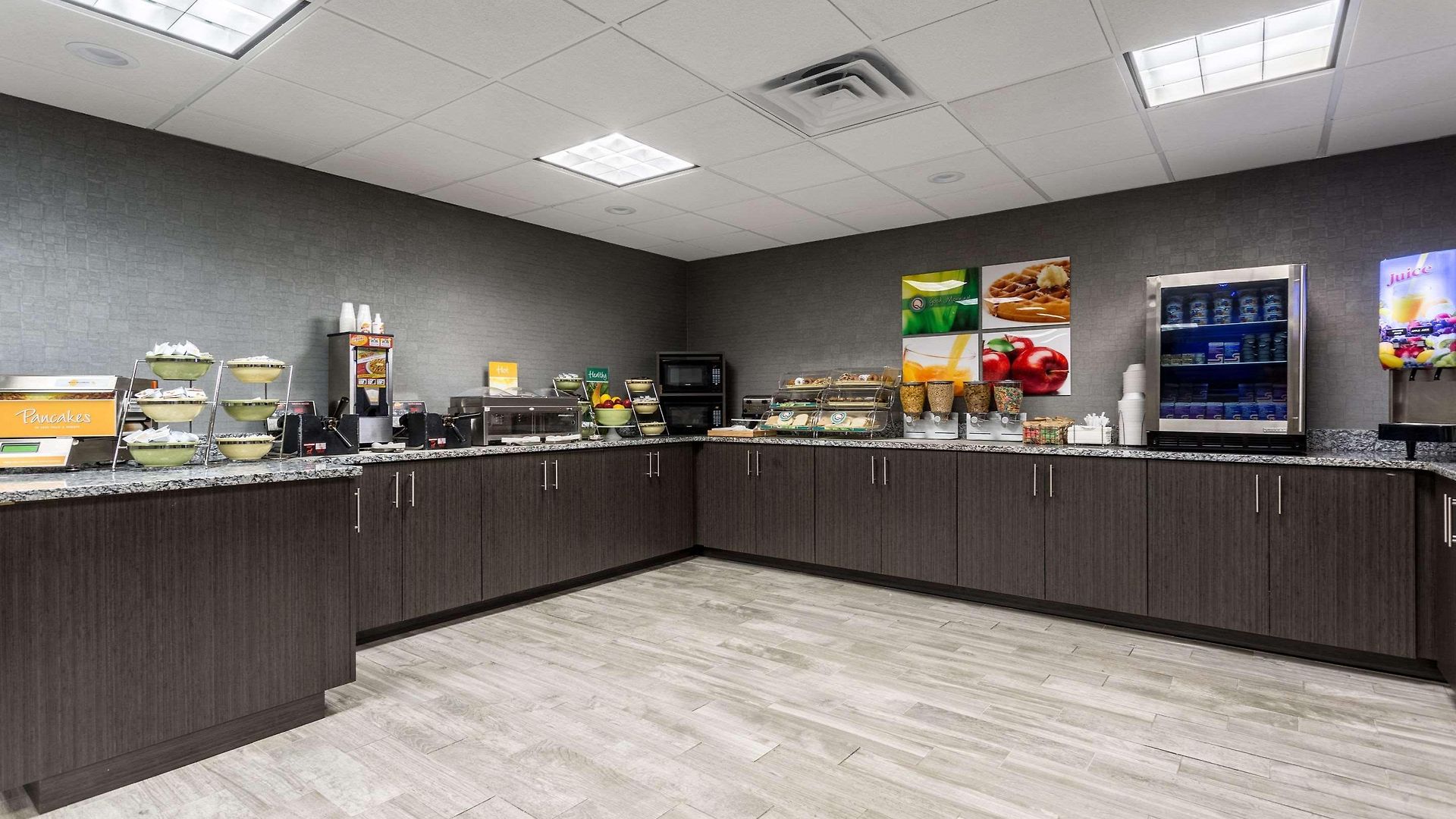 Hotel Comfort & Downtown - Stadium 4*