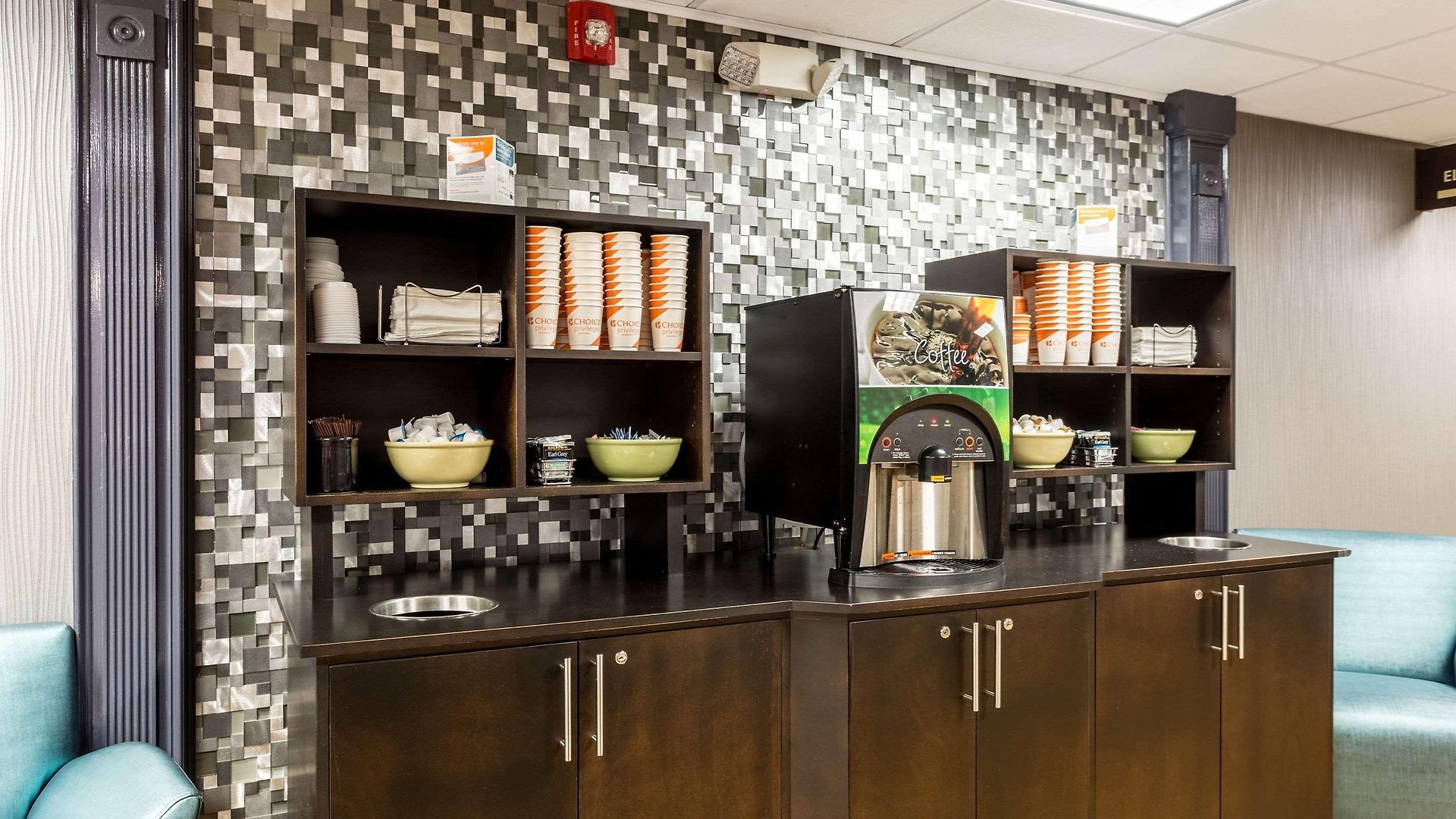 Comfort & Downtown - Stadium Hotel 4*