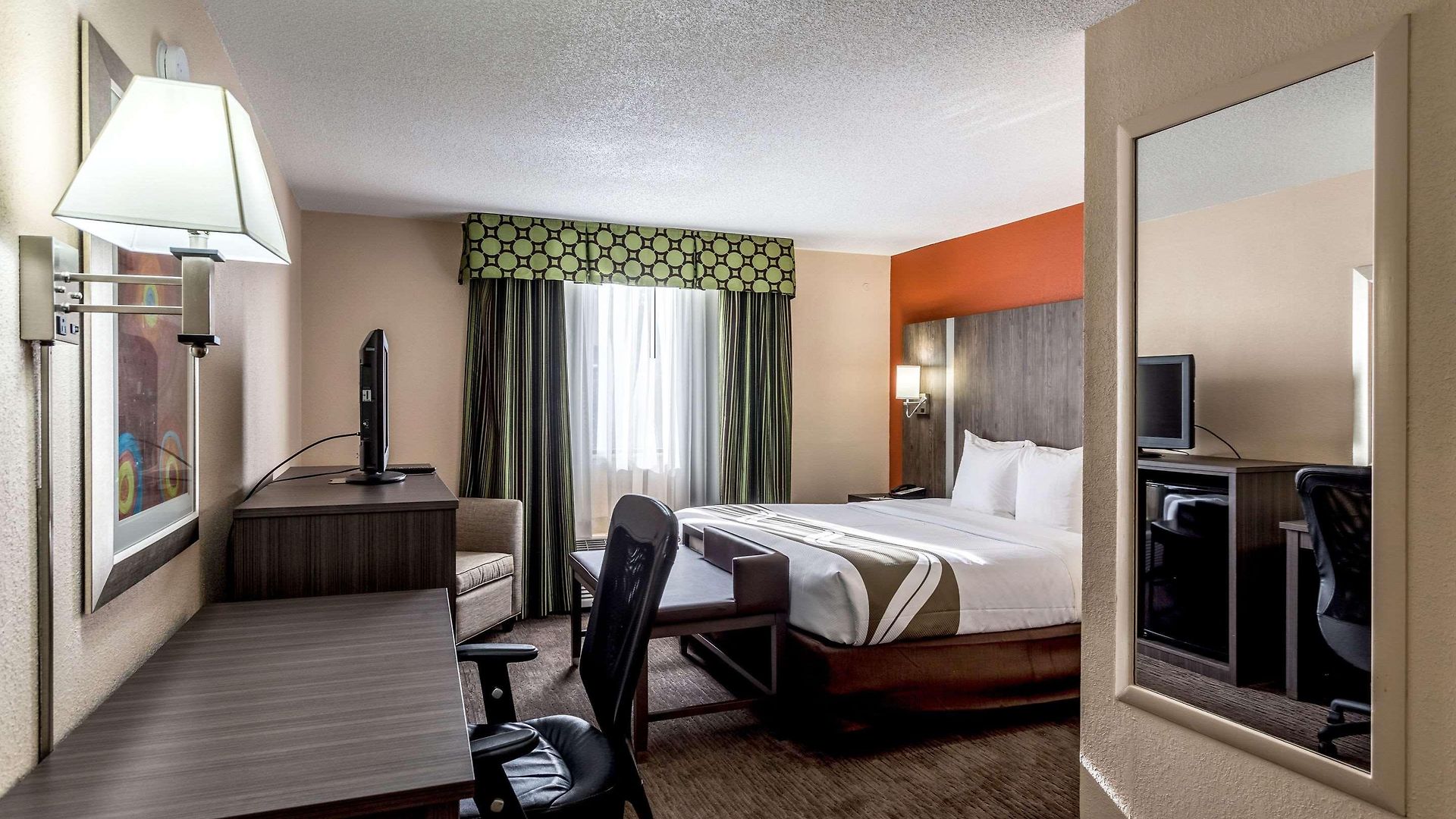 Comfort & Downtown - Stadium 4*