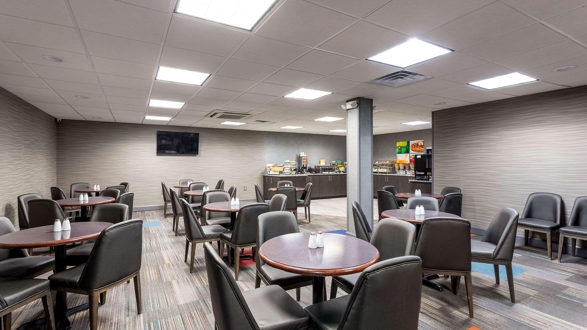 Comfort & Downtown - Stadium Hotel