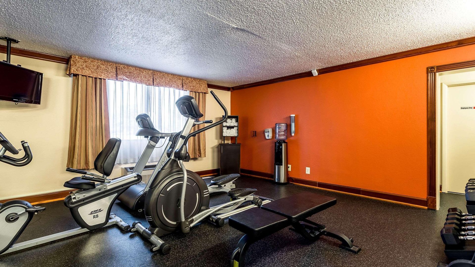 Comfort & Downtown - Stadium Hotel 4*