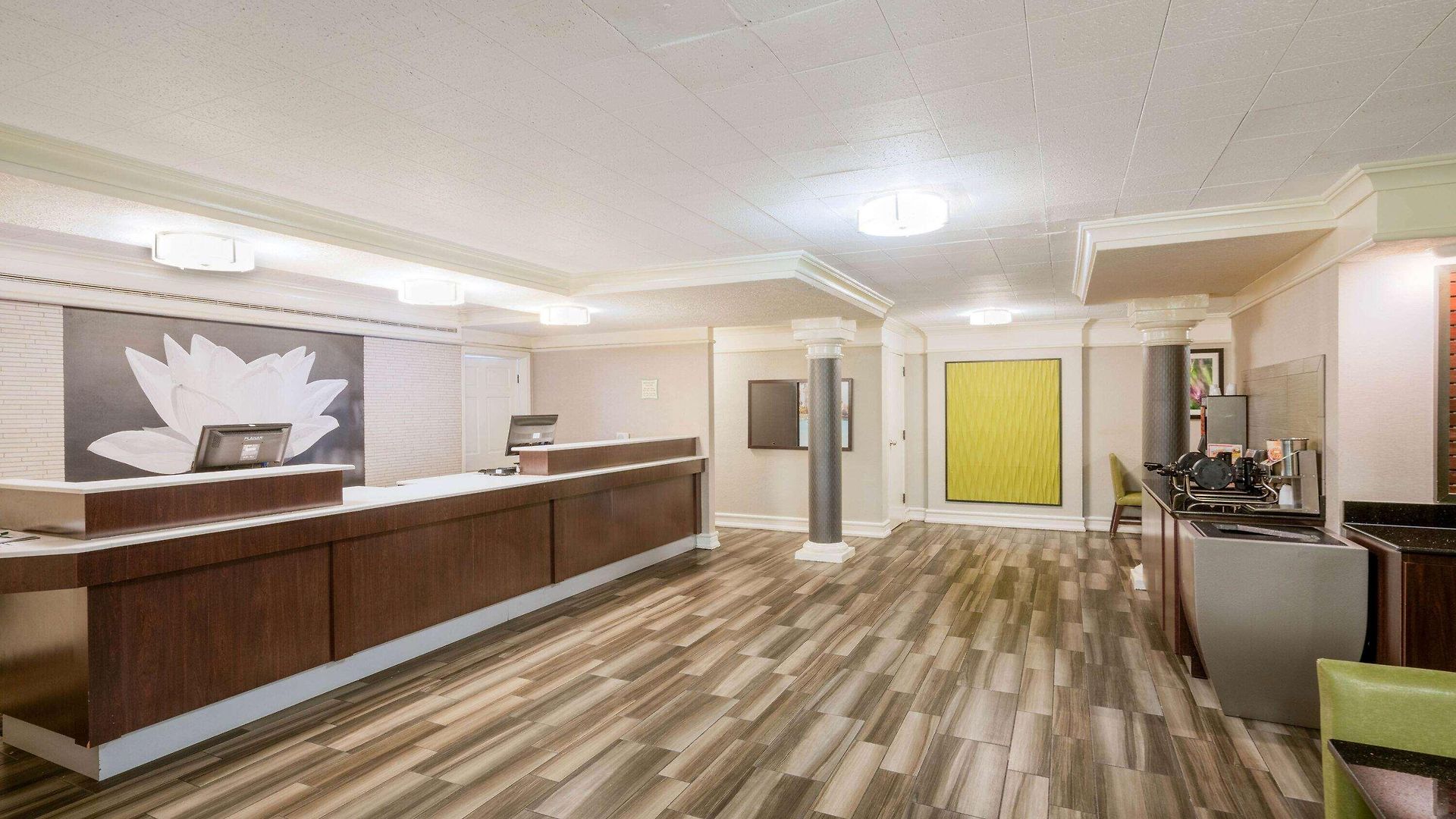 Hotel La Quinta By Wyndham South 2*