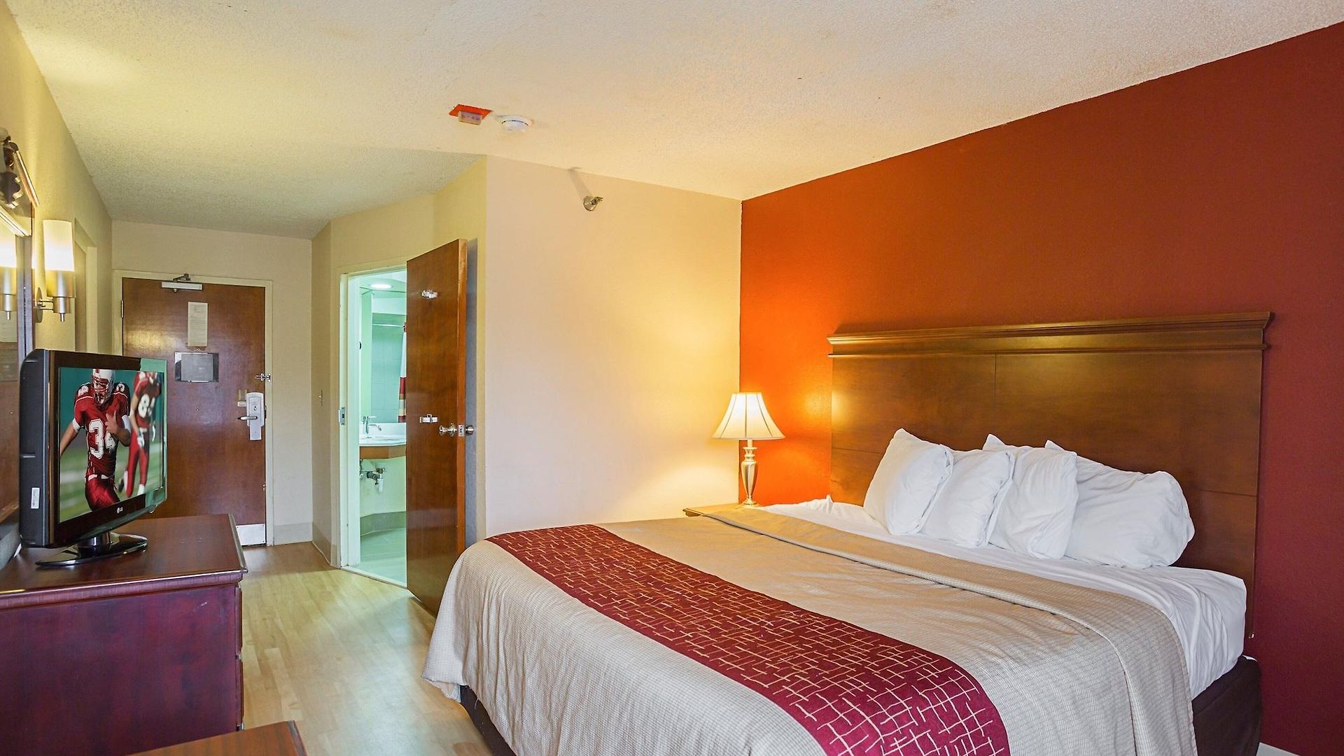 Red Roof - Music Motel 2*
