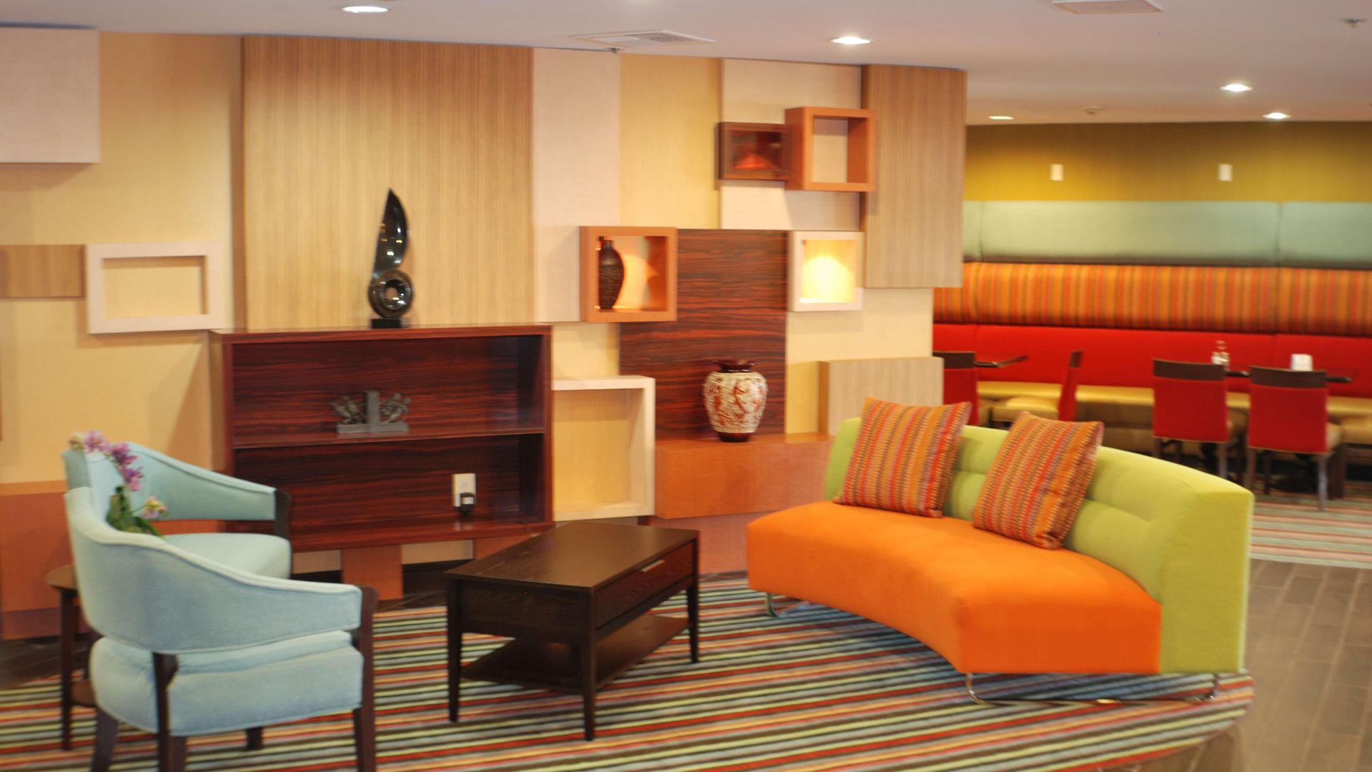 Hotel Express W-i40 By Ihg 3*