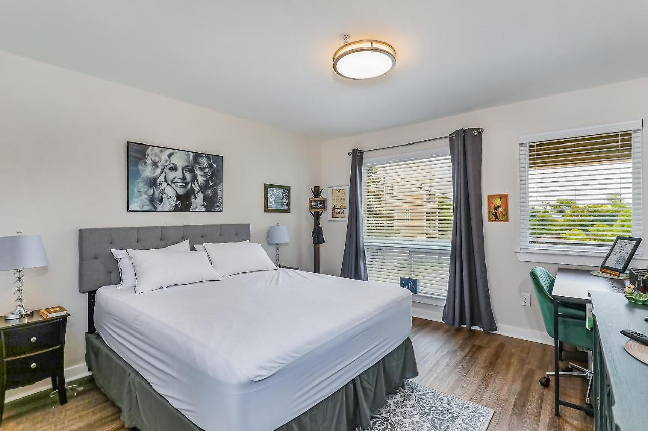 Apartment 1062 Riverfront