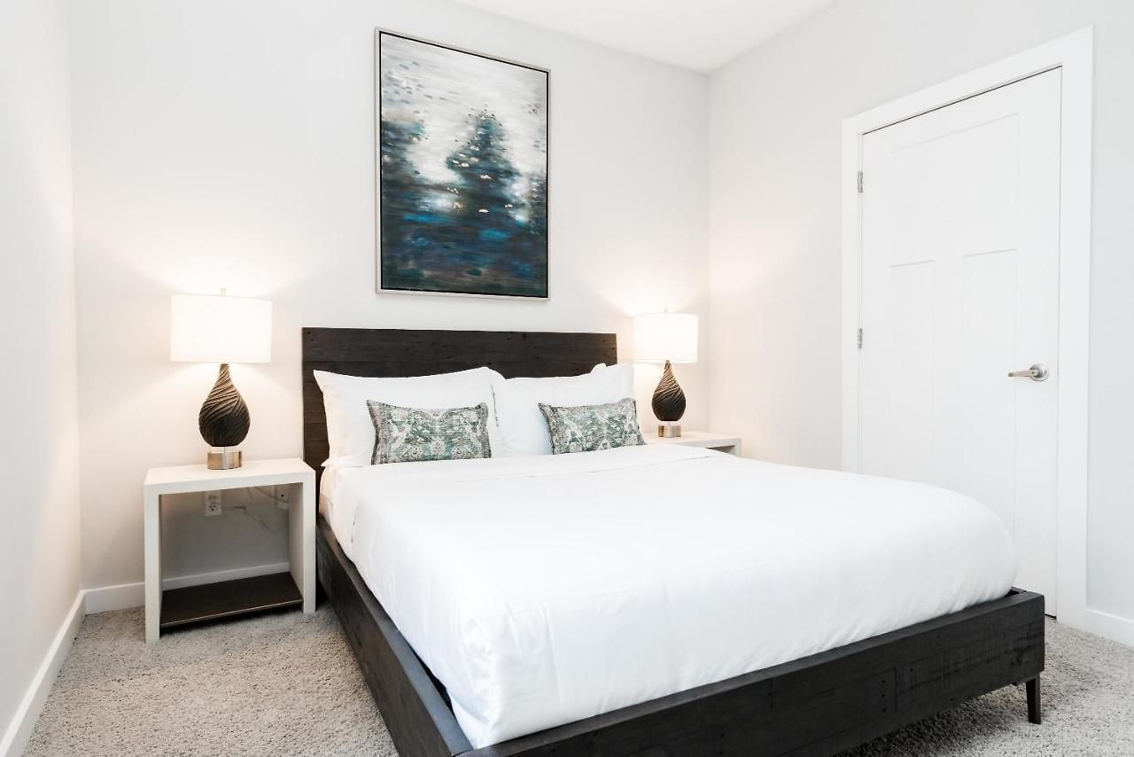 Cozysuites Music Row Stunning 2br In Nashville! 50 *