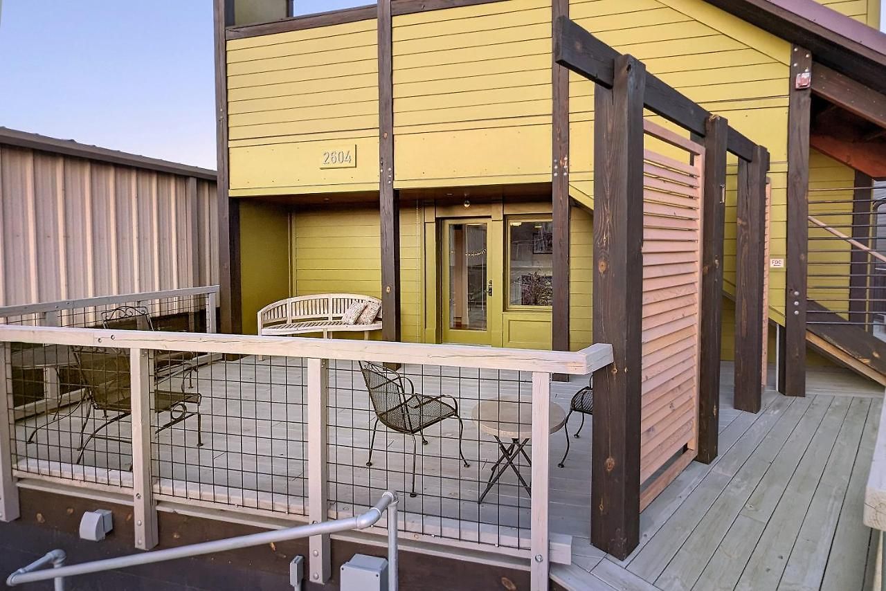 Westwood Shed In By Geodis Vanderbilt Belmont, 1 Accessible Apartment *