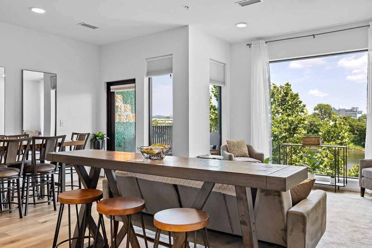 River View 2-bedroom With Free Garage Parking Apartment Nashville