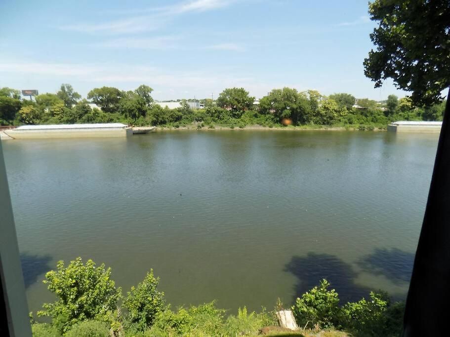 New Listing! Gorgeous Downtown Walk To On The River #3 Aparthotel 4*