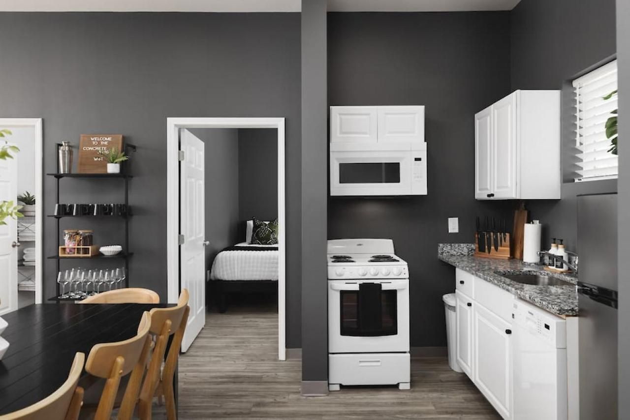 Chic East Nash - Walk To Restaurants Bars And Music Apartment