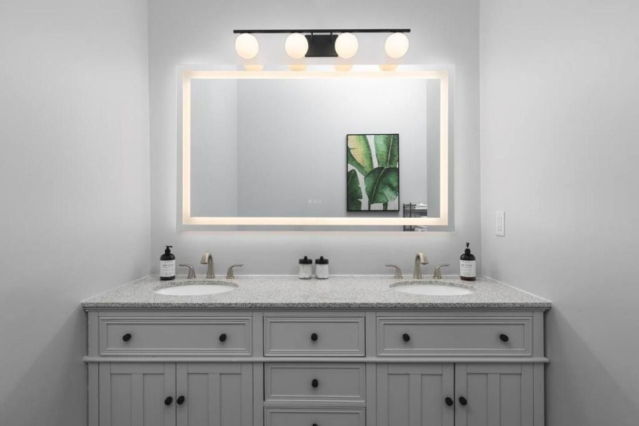 Chic East Nash - Walk To Restaurants Bars And Music Apartment