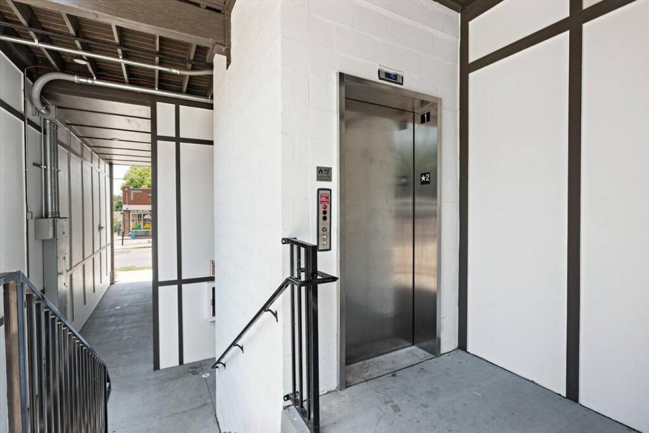 Apartment Chic And Cozy Designer 3 Miles To Downtown *
