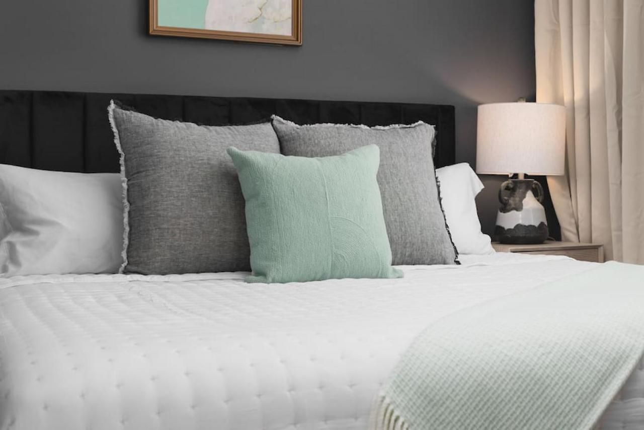 Chic East Nash - Walk To Restaurants Bars And Music Apartment *