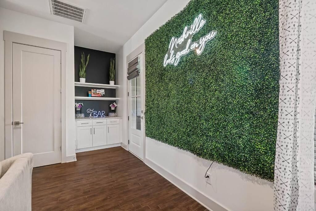 Rooftop, Large Backyard, Fire Pit, Near Downtown Holiday home *