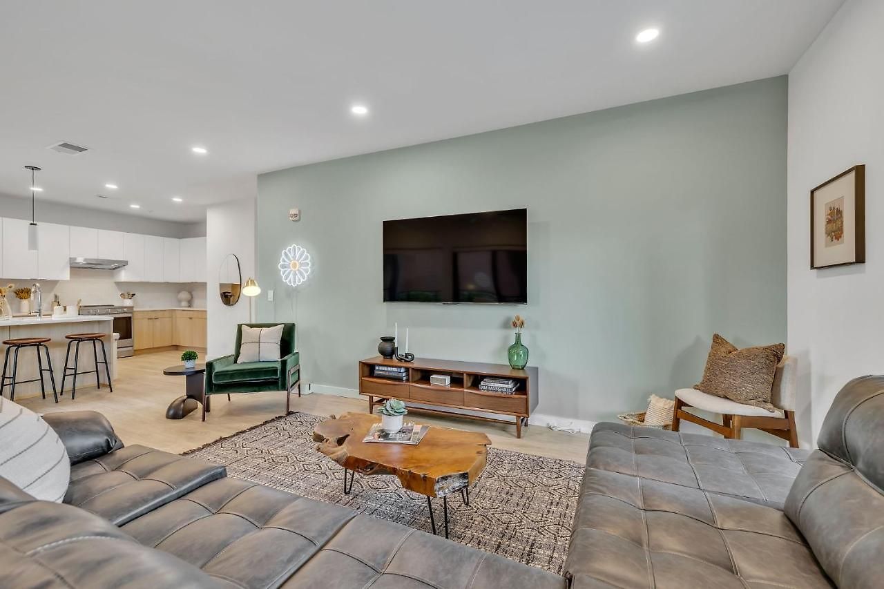 Huge Downtown Corner Unit- Pool-gym-walk 2 Broadway Aparthotel