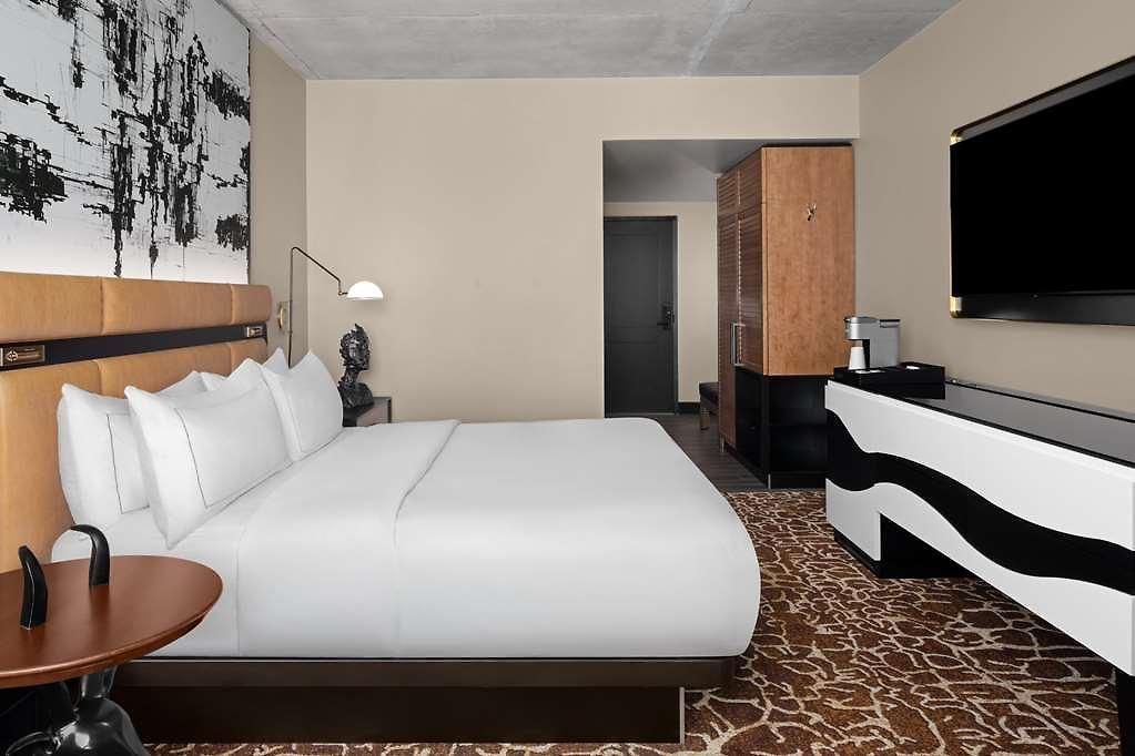 Hotel Fraye Curio Collection By Hilton *