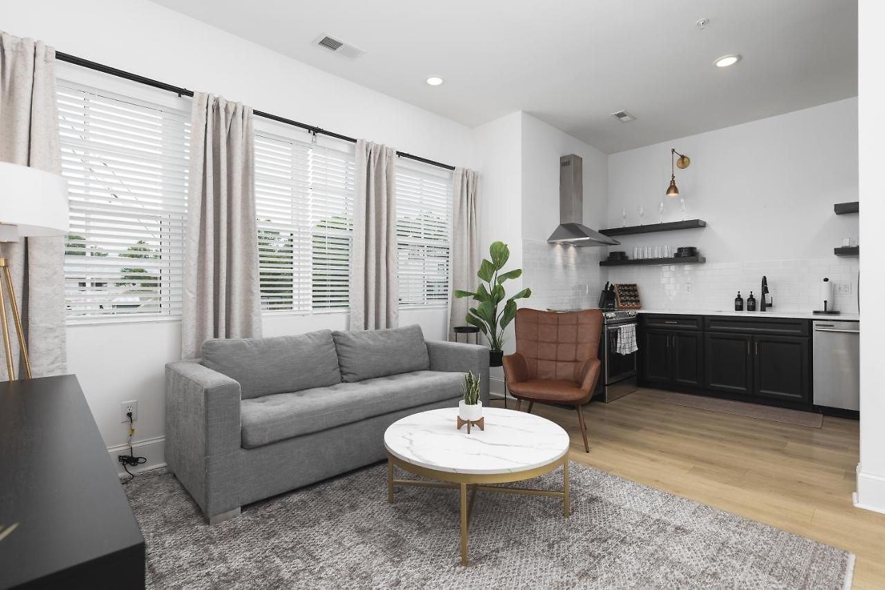 Near Downtown Broadway & Stadium - Free Parking