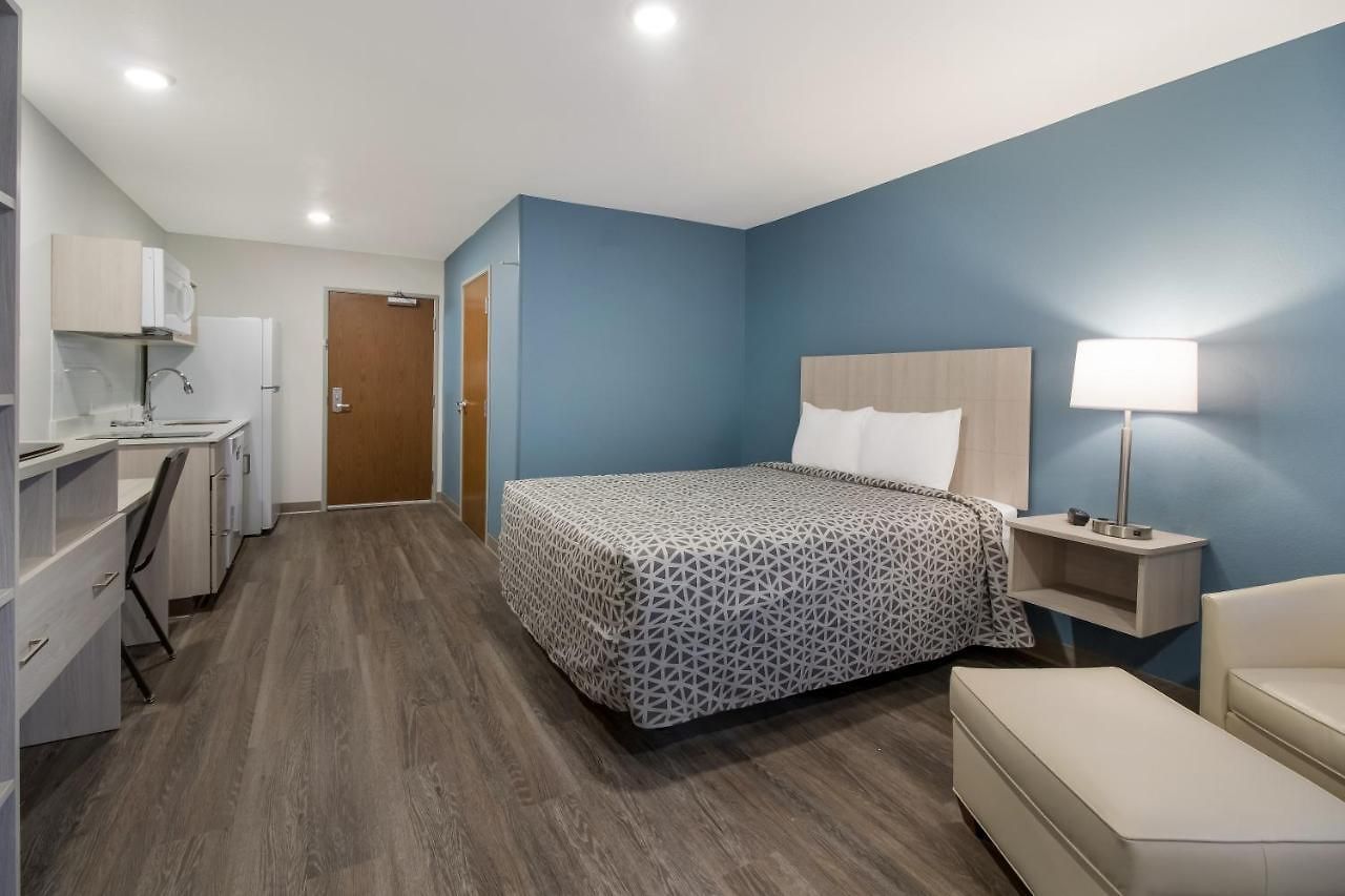 Woodspring Hermitage - Airport Hotel