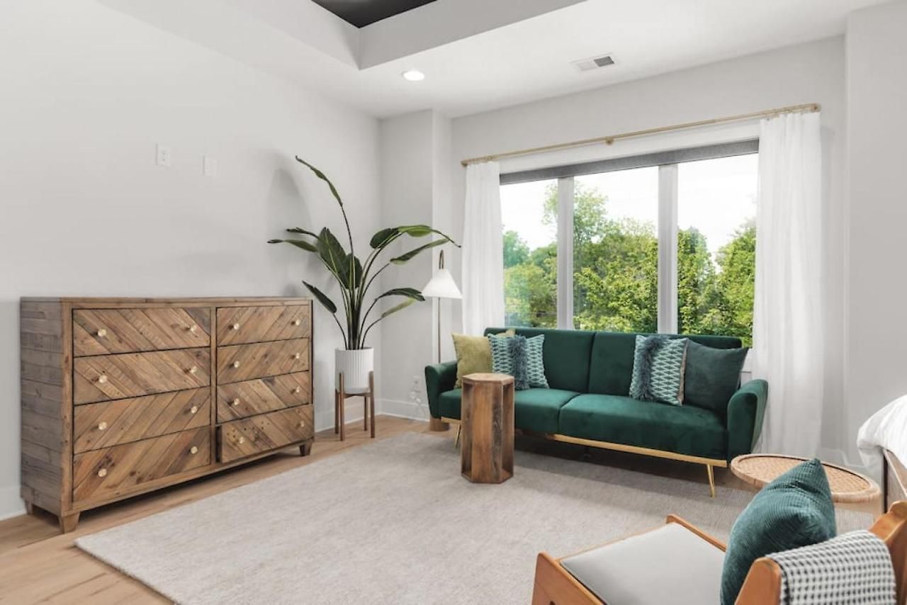 Holiday home Huge Rooftop Patio At Stunning Spacious House