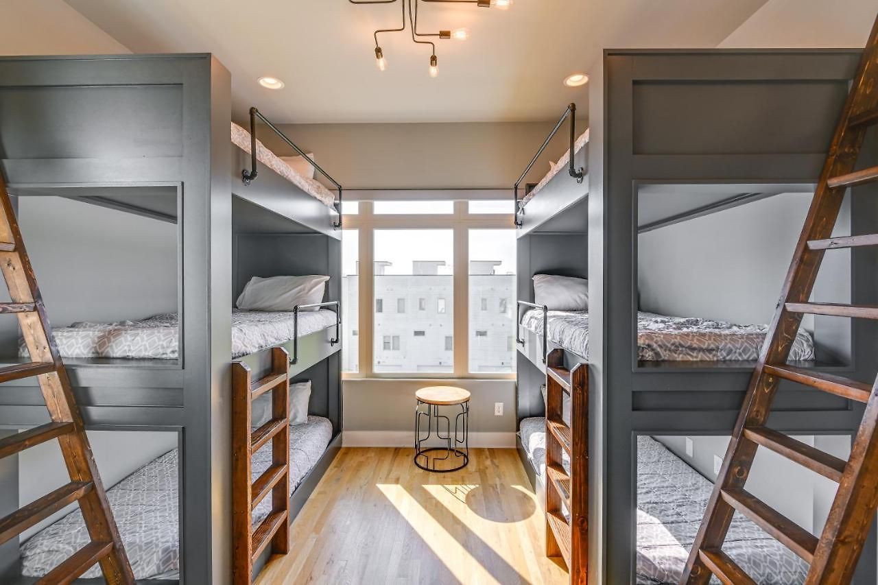 Holiday home Townhome W/ Rooftop Balcony & Game Room!
