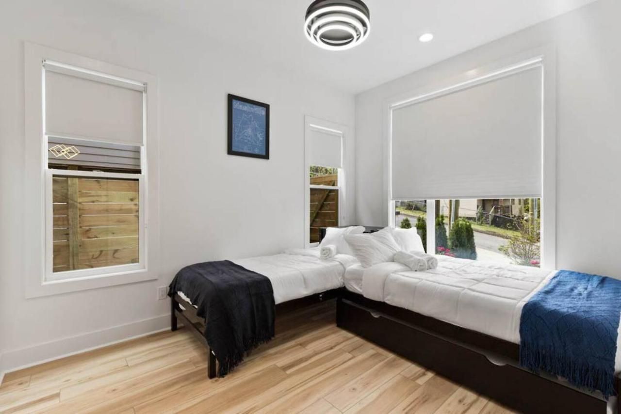 Urban Oasis: Modern Luxury Near Downtown Holiday home *